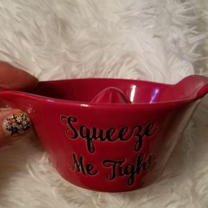 Squeeze Me Tight juicer, nwt